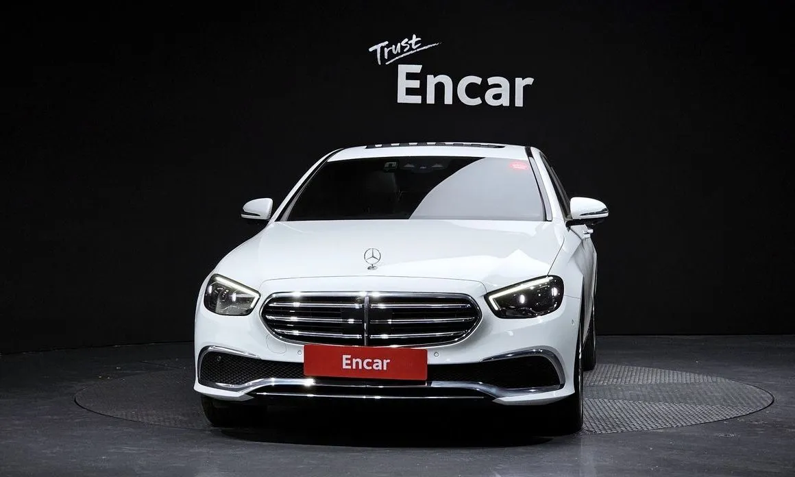 Mercedes-Benz E-Class — фото 4
