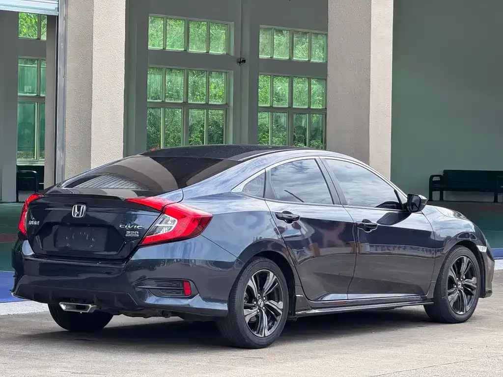 Honda Civic — фото 6