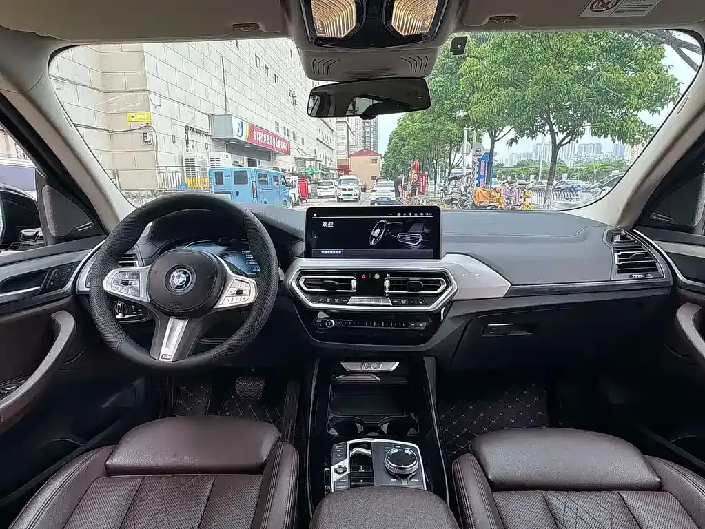 BMW iX3 — фото 4