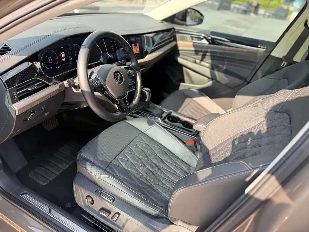 Volkswagen Passat — фото 2