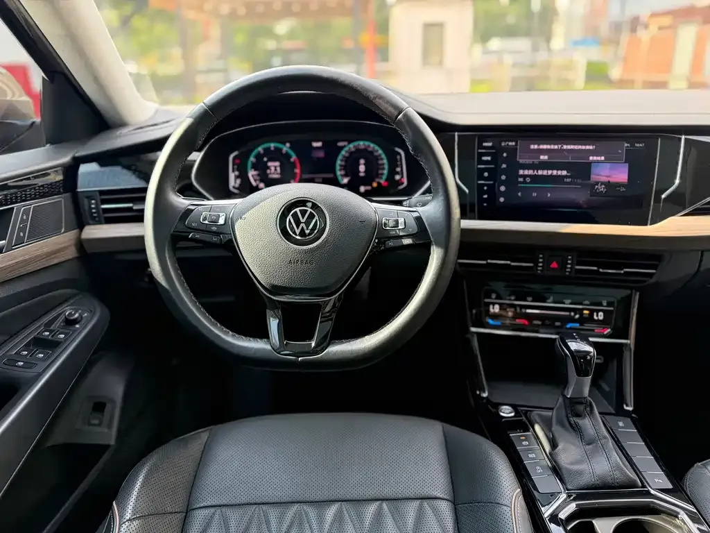 Volkswagen Passat — фото 10