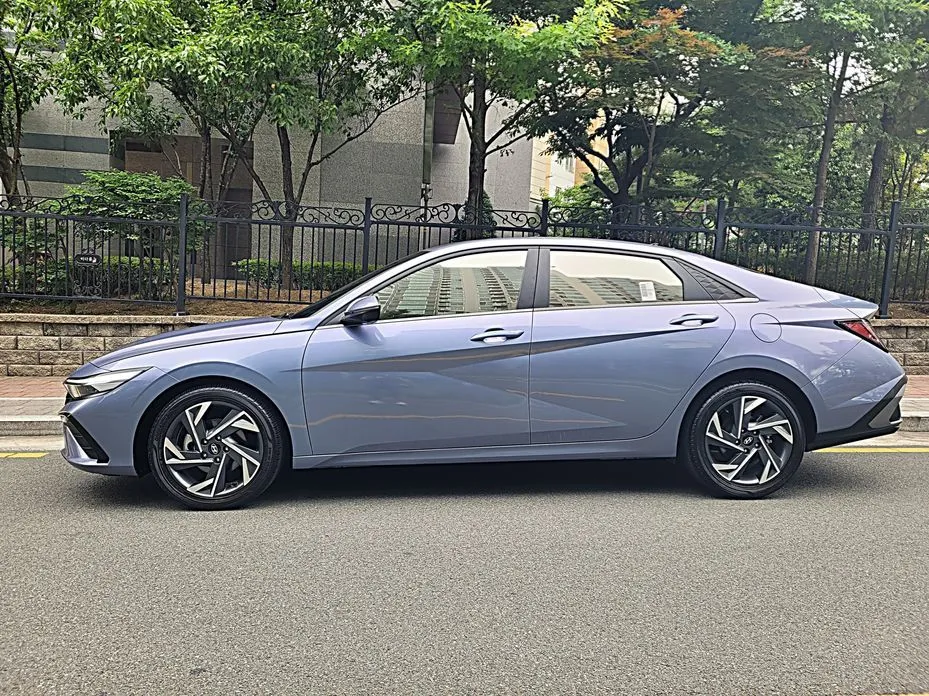Hyundai AVANTE — фото 10