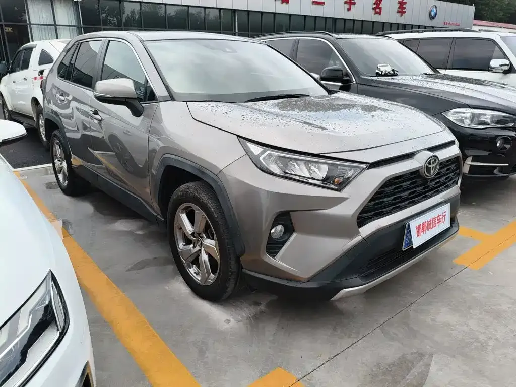 Toyota RAV4 — фото 10