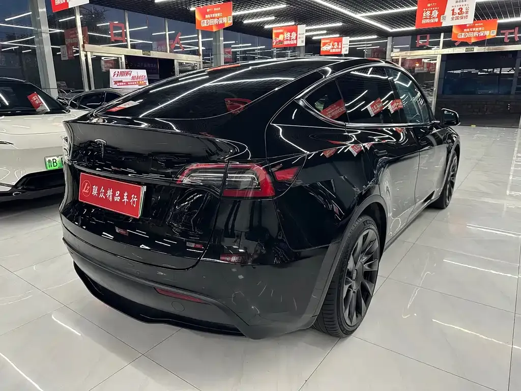 Tesla Model Y — фото 3