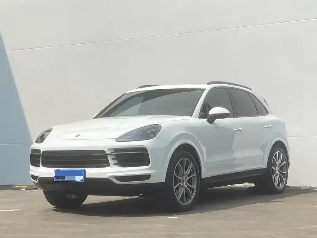 Porsche Cayenne — фото 1