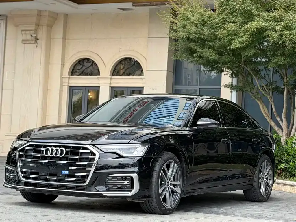 Audi A6L — фото 1