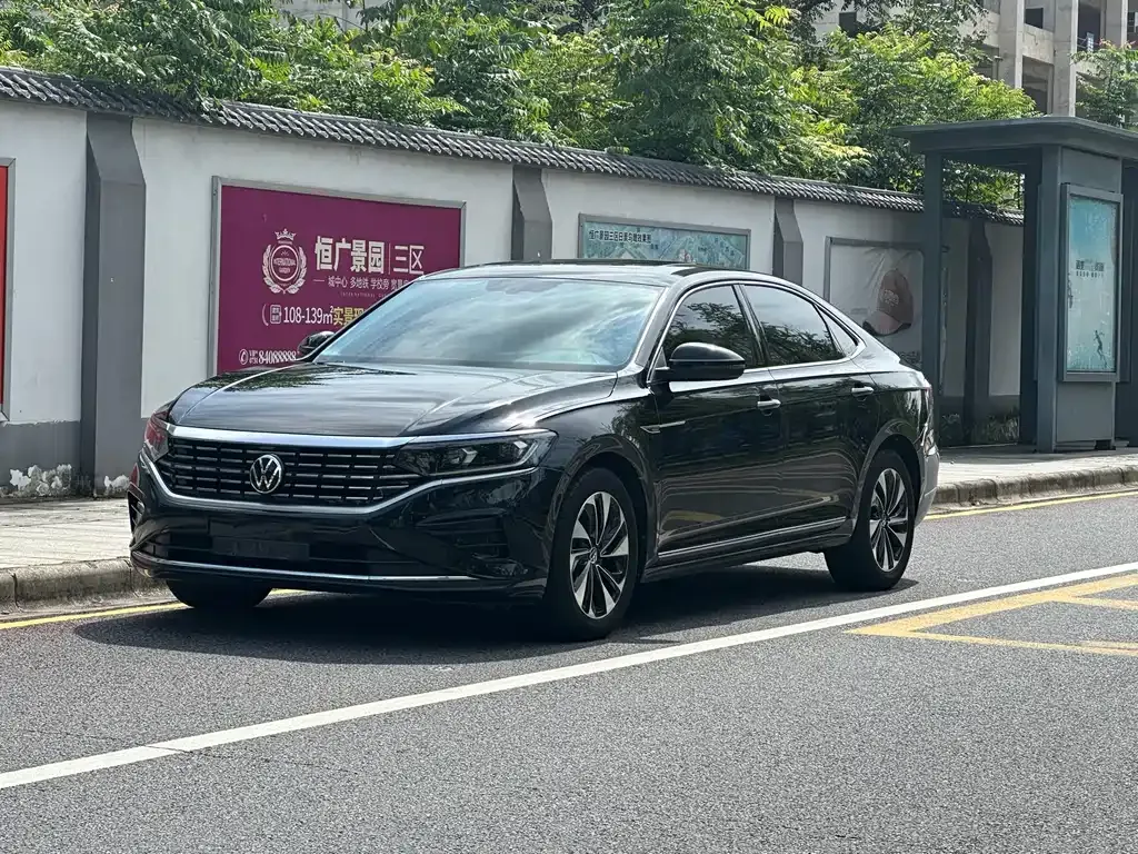 Volkswagen Passat — фото 1