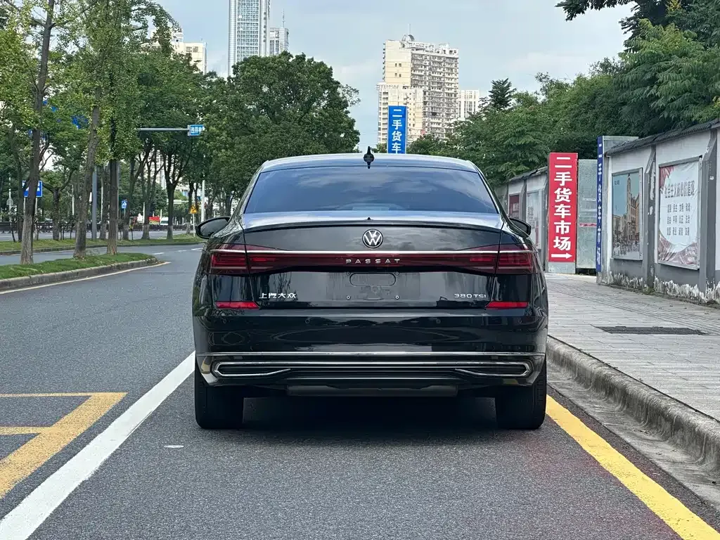 Volkswagen Passat — фото 10