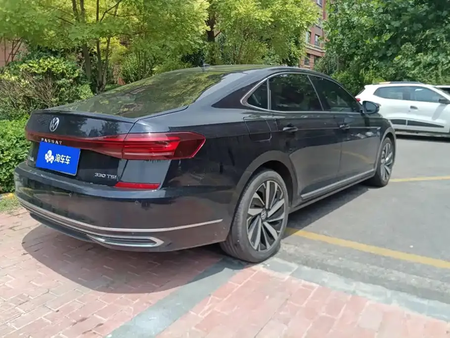 Volkswagen Passat — фото 3