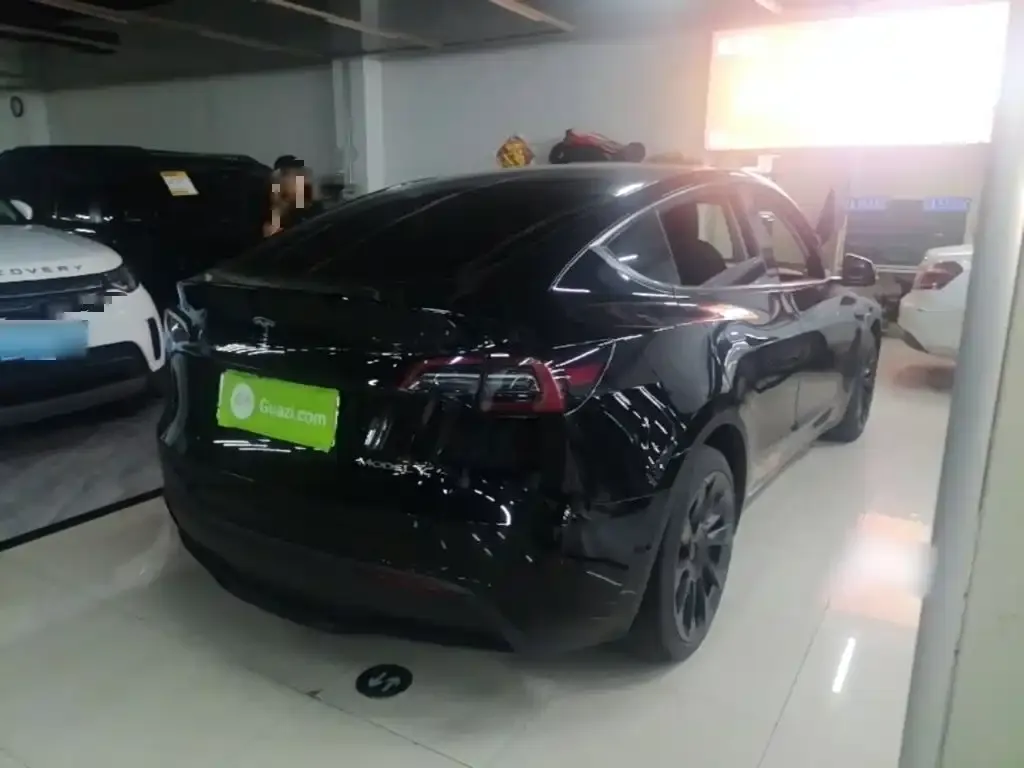 Tesla Model Y — фото 2