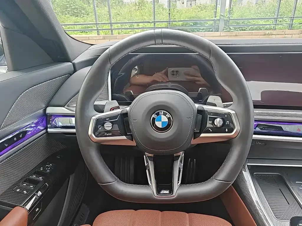 BMW 7 Series — фото 10