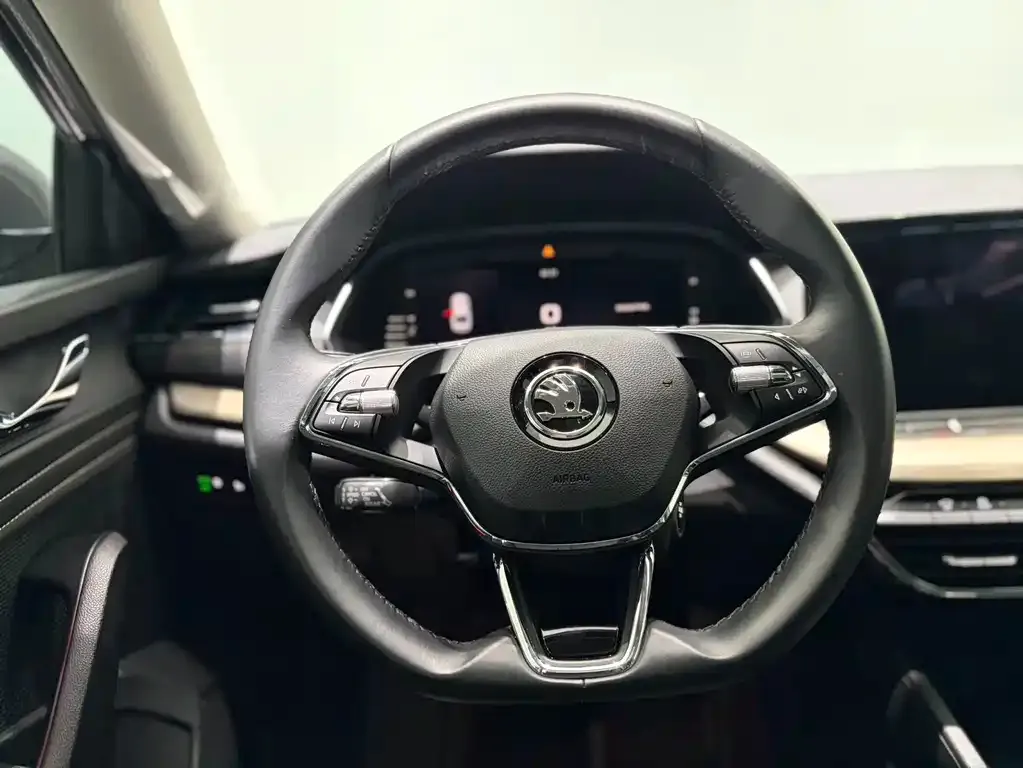 Skoda Octavia — фото 8
