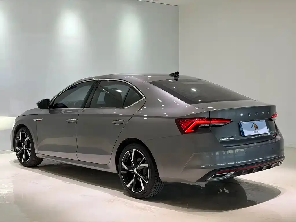 Skoda Octavia — фото 3