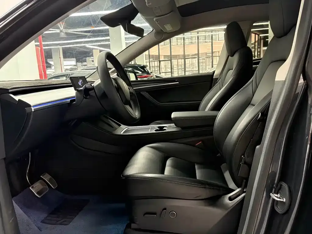 Tesla Model Y — фото 8