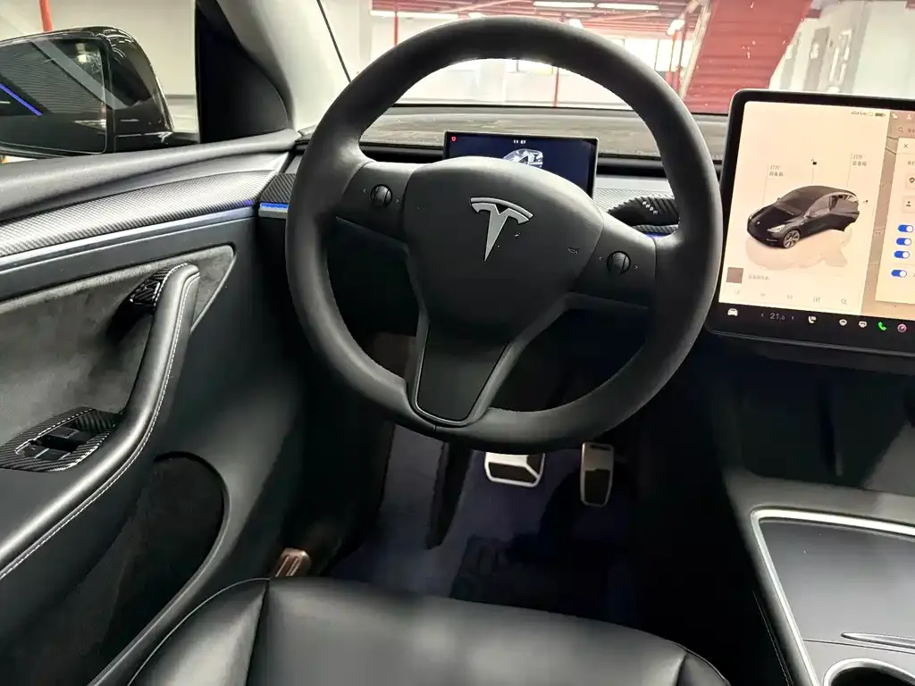 Tesla Model Y — фото 6