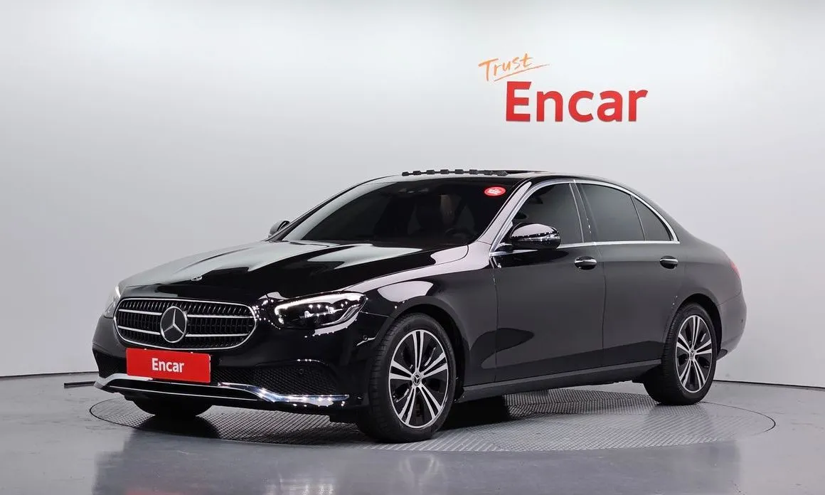 Mercedes-Benz E-Class — фото 1