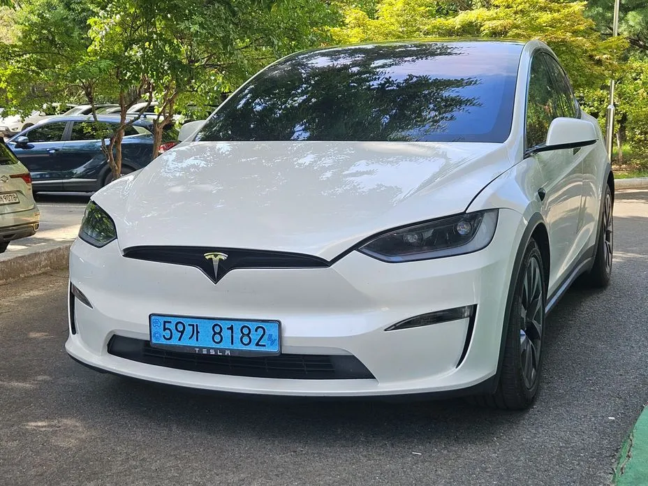 Tesla Model X — фото 7