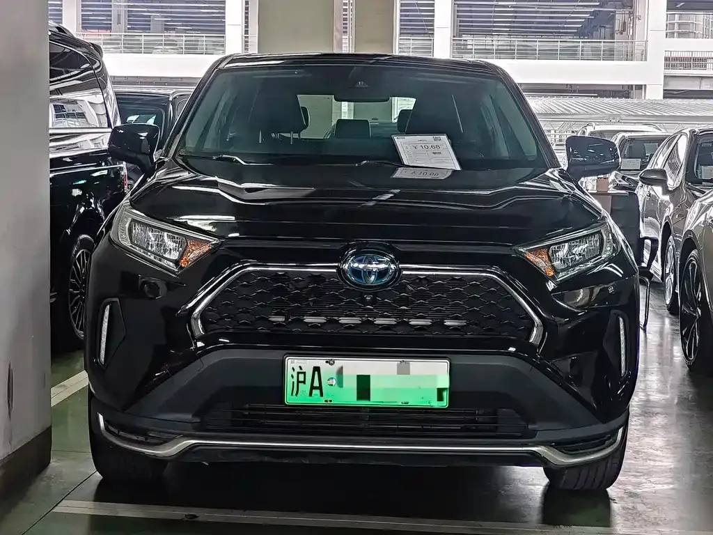 Toyota RAV4 — фото 5