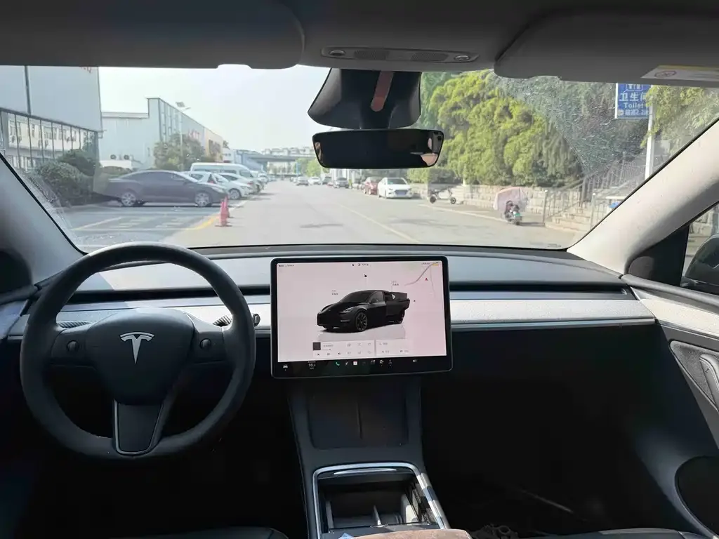 Tesla Model Y — фото 4