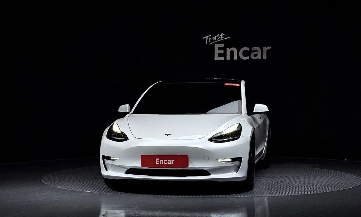 Tesla Model 3 — фото 2