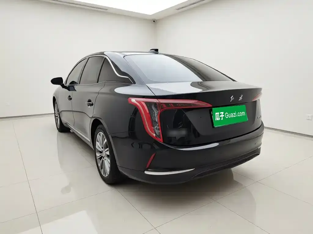 Hongqi E-QM5 — фото 6