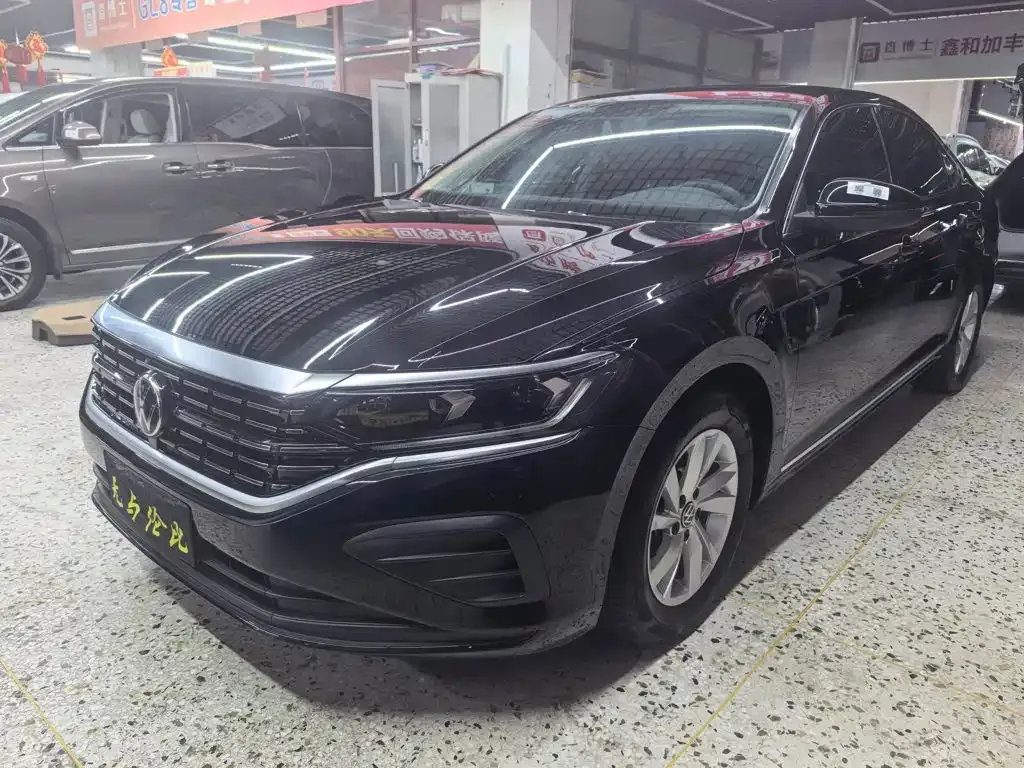 Volkswagen Passat — фото 1