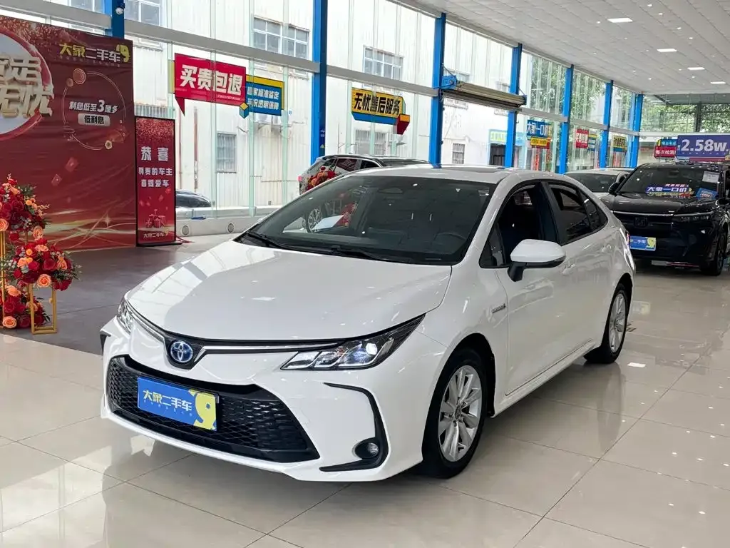 Toyota Corolla — фото 1