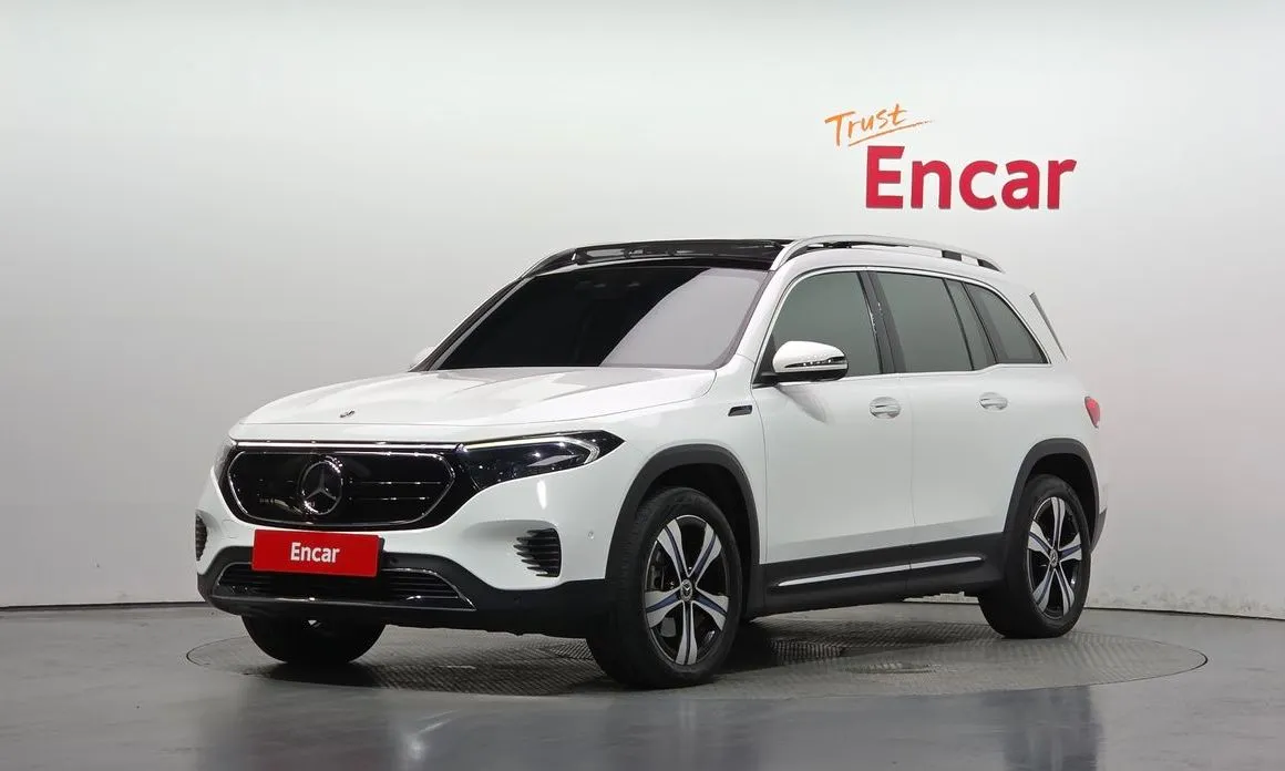 Mercedes-Benz EQB — фото 1