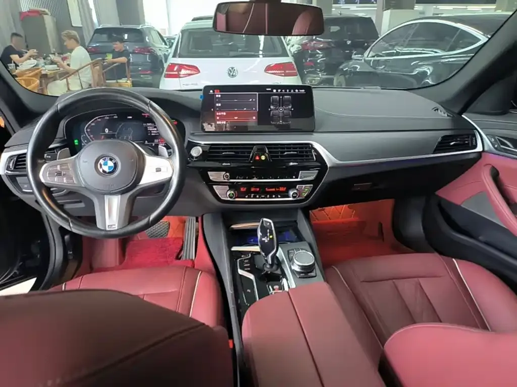 BMW 5 Series — фото 10