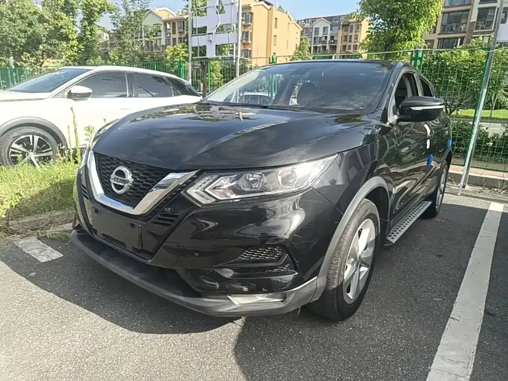 Nissan Qashqai — фото 1