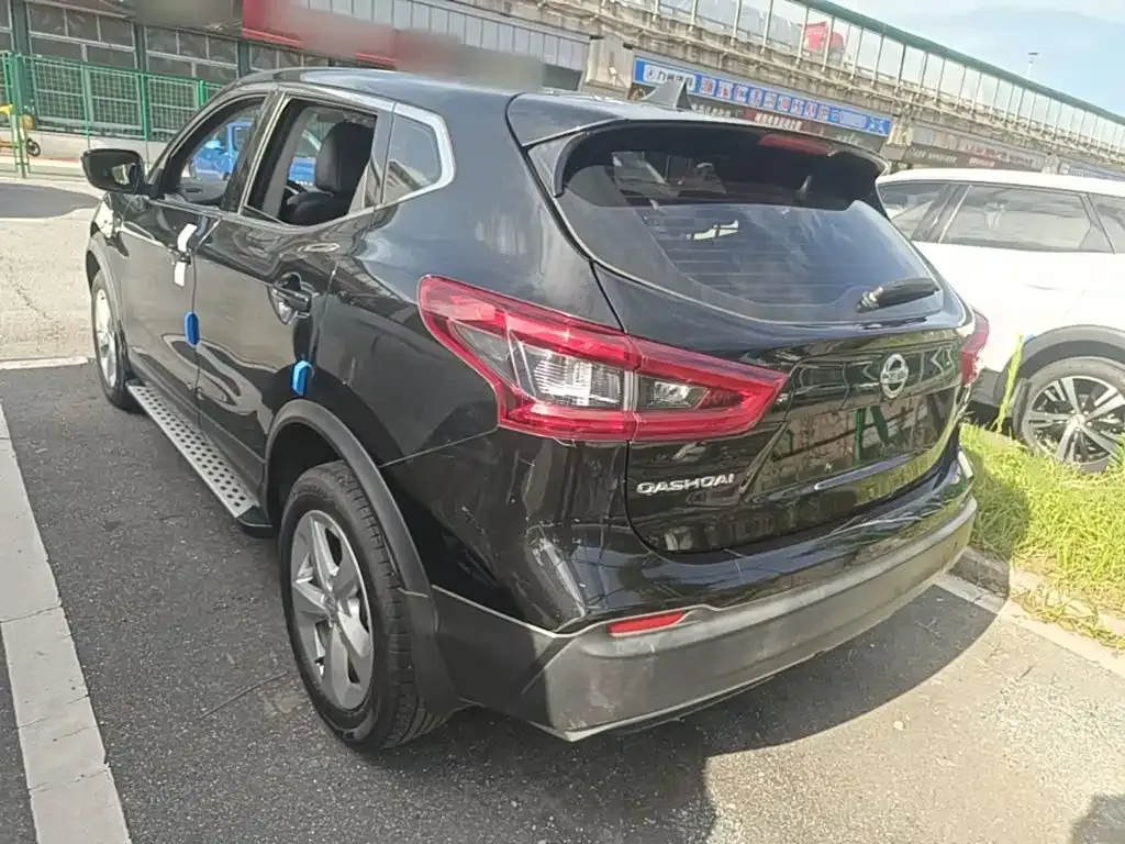 Nissan Qashqai — фото 9