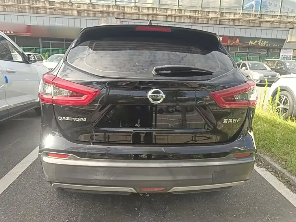 Nissan Qashqai — фото 10