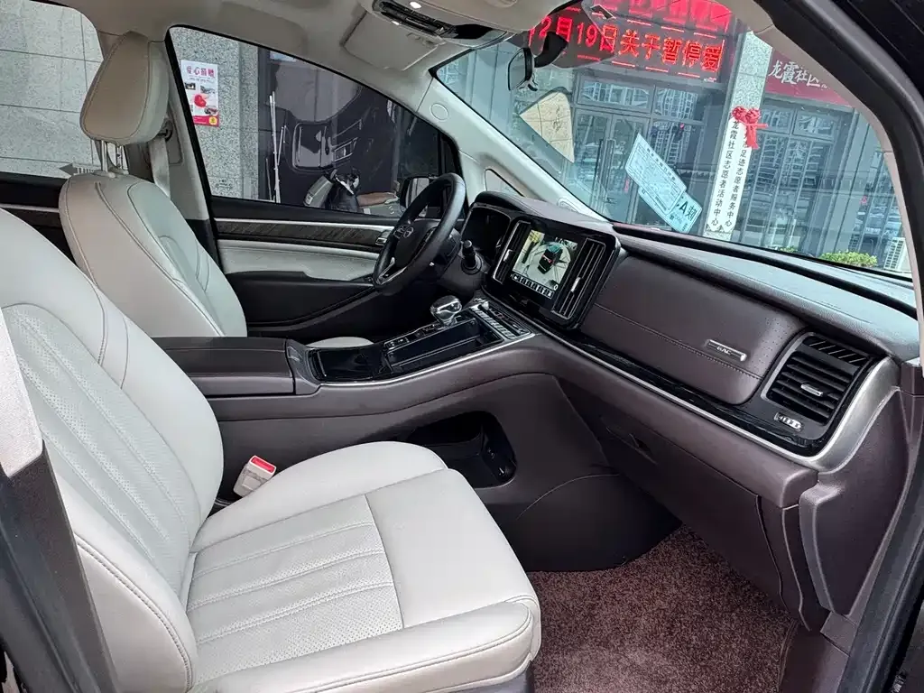 GAC Motor Trumpchi M8 — фото 4