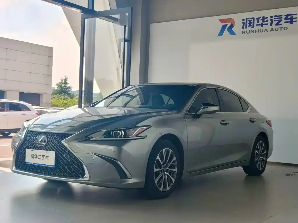 Lexus ES — фото 1