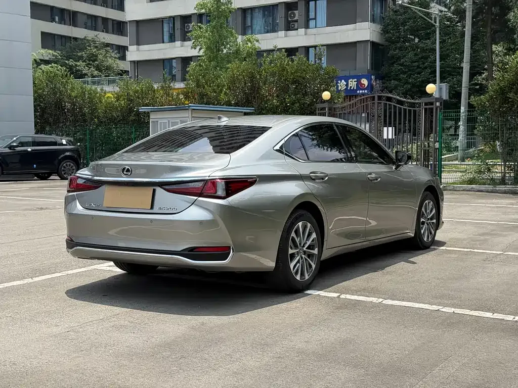 Lexus ES — фото 3