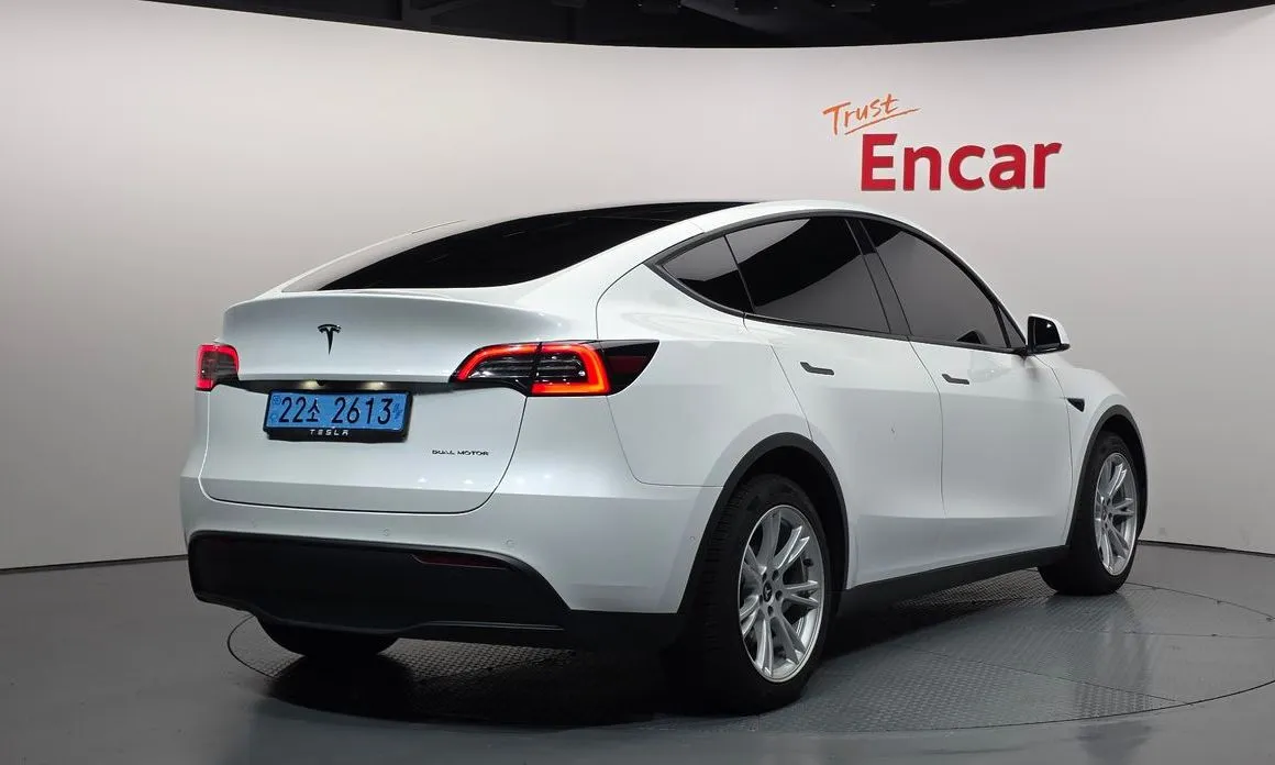 Tesla Model Y — фото 5