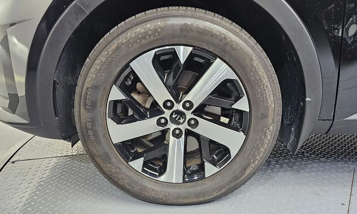 Kia Sorento — фото 9