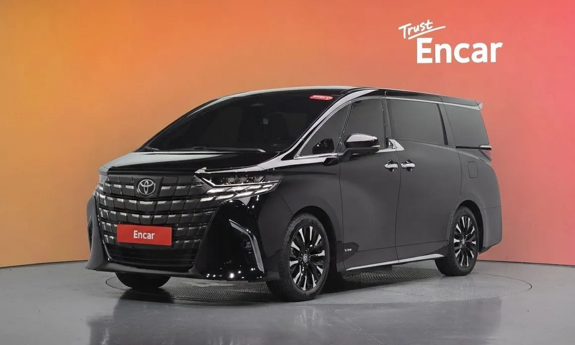 Toyota Alphard — фото 1