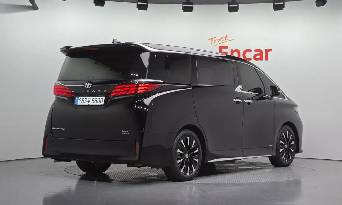 Toyota Alphard — фото 6