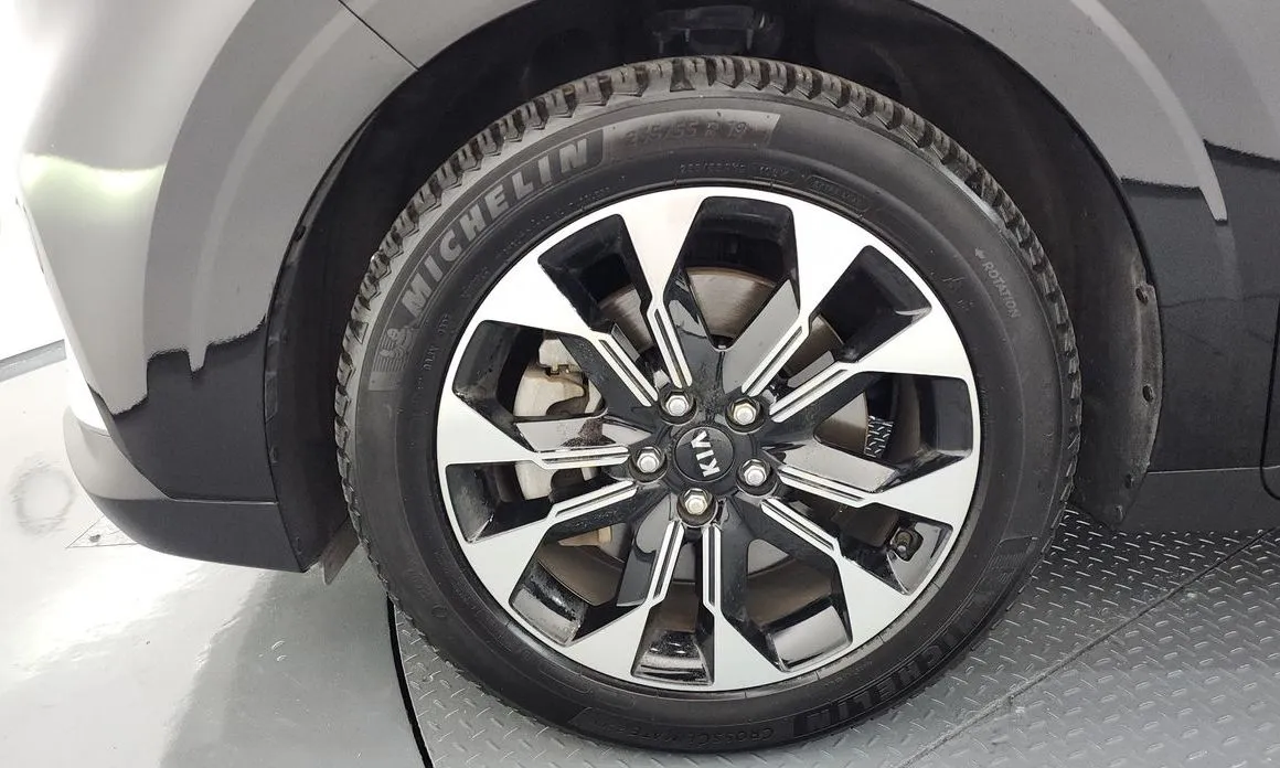 Kia Carnival — фото 10