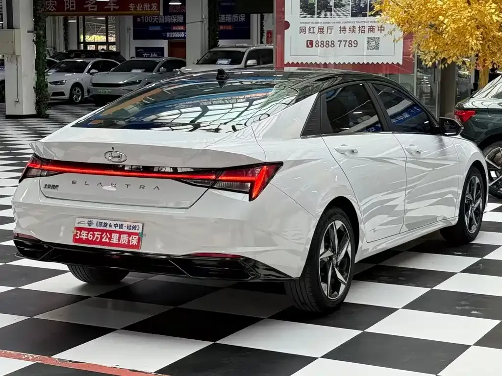 Hyundai Elantra — фото 2