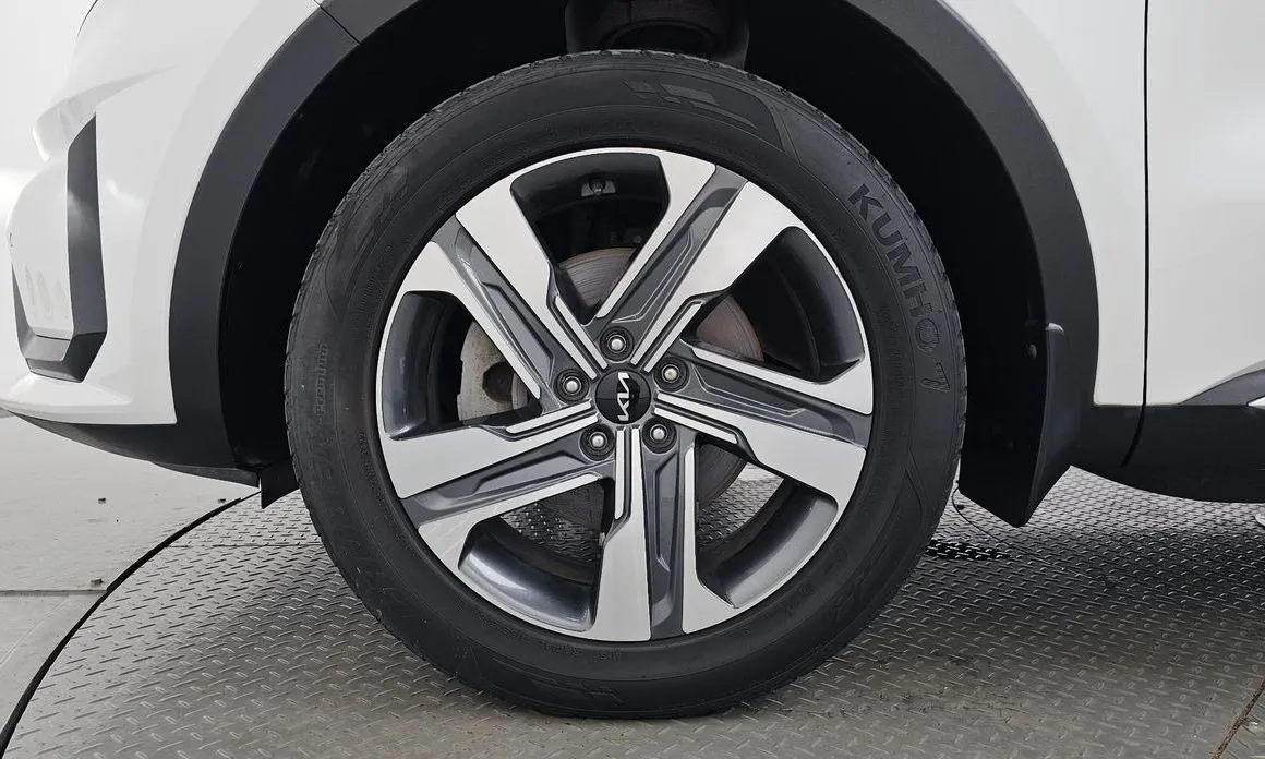 Kia Sorento — фото 8
