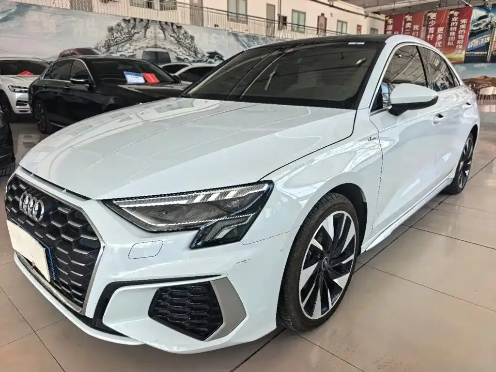 Audi A3 — фото 1