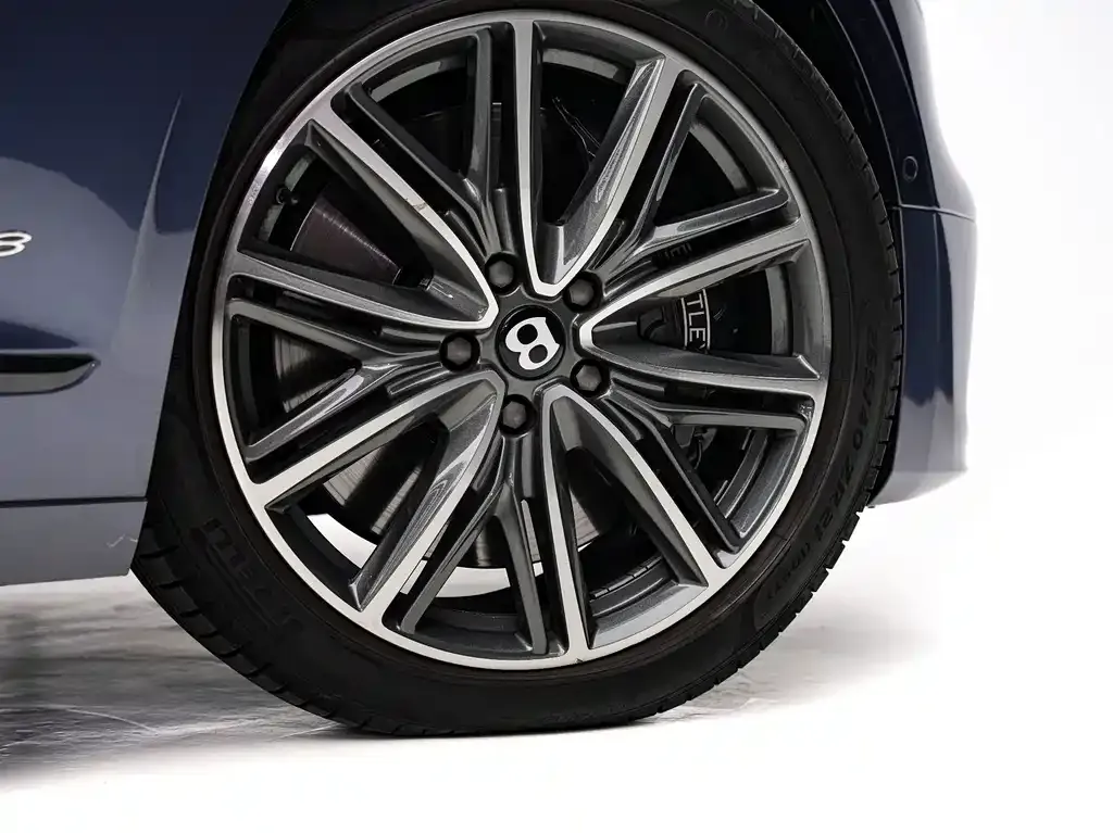 Bentley Flying Spur — фото 7