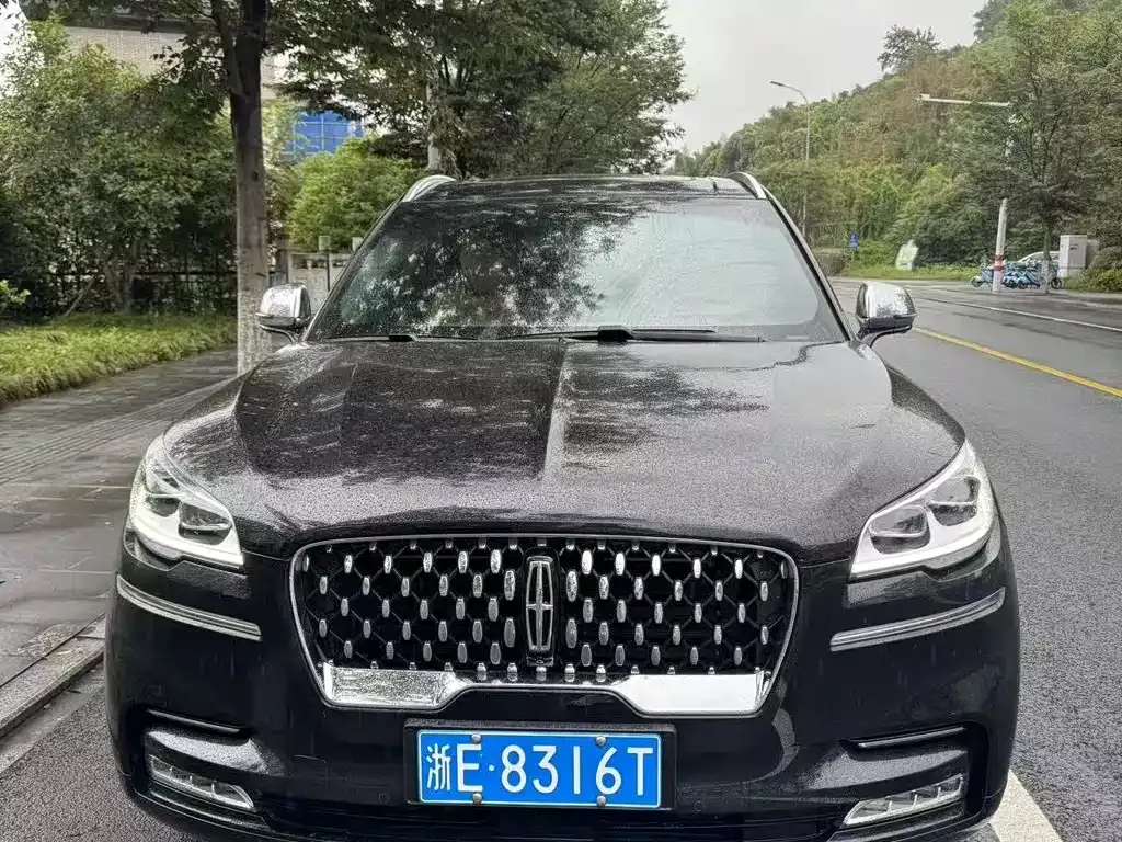 Lincoln Aviator — фото 1