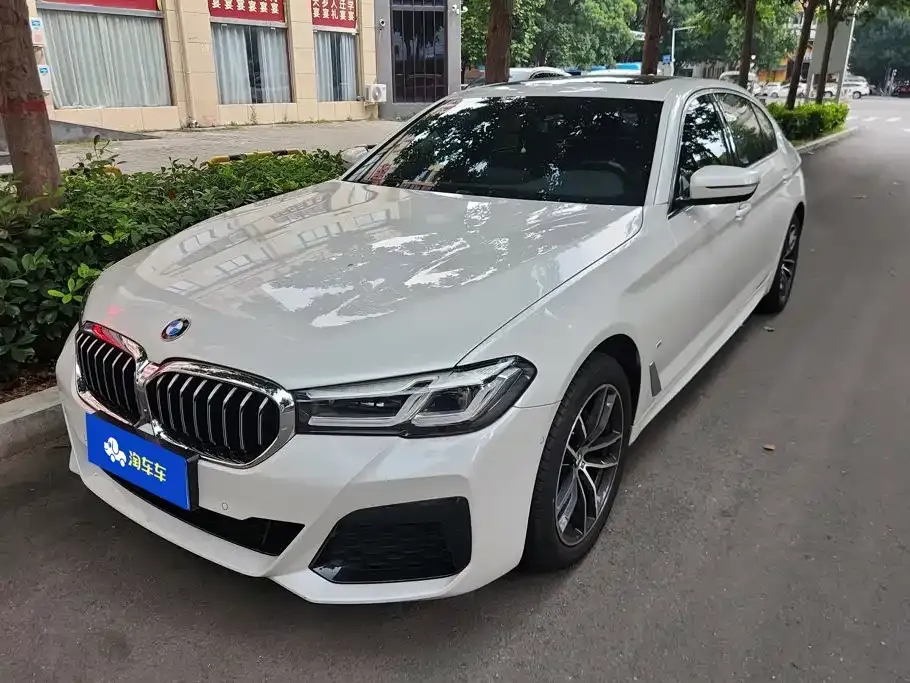 BMW 5 Series — фото 1