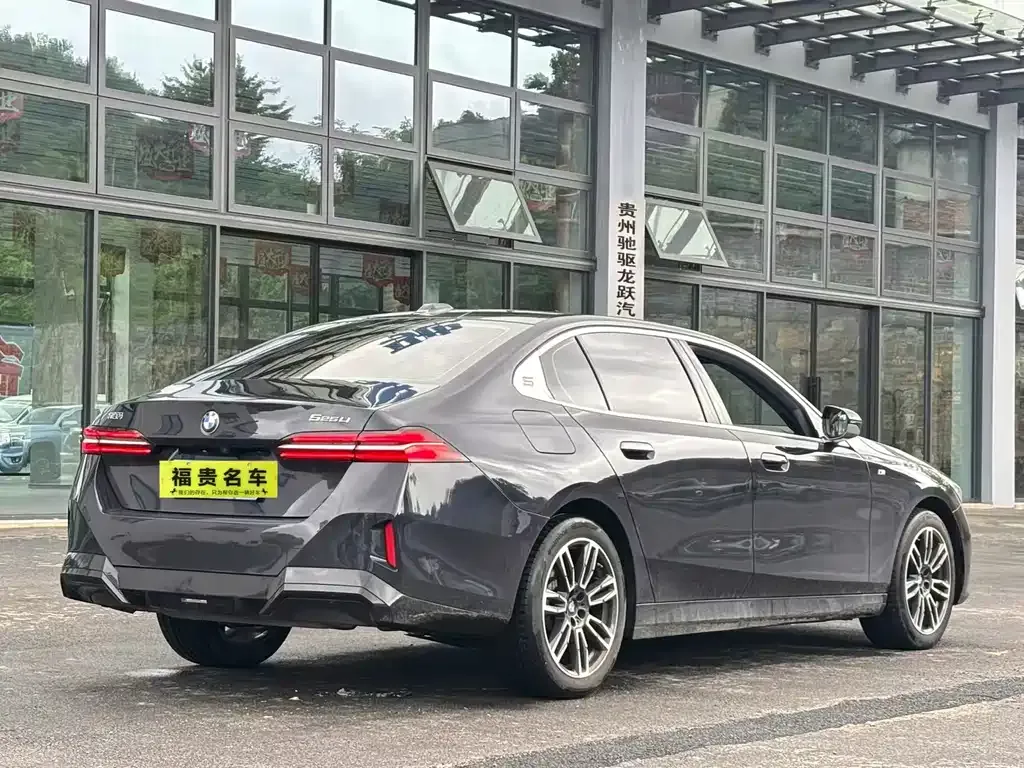BMW 5 Series — фото 4
