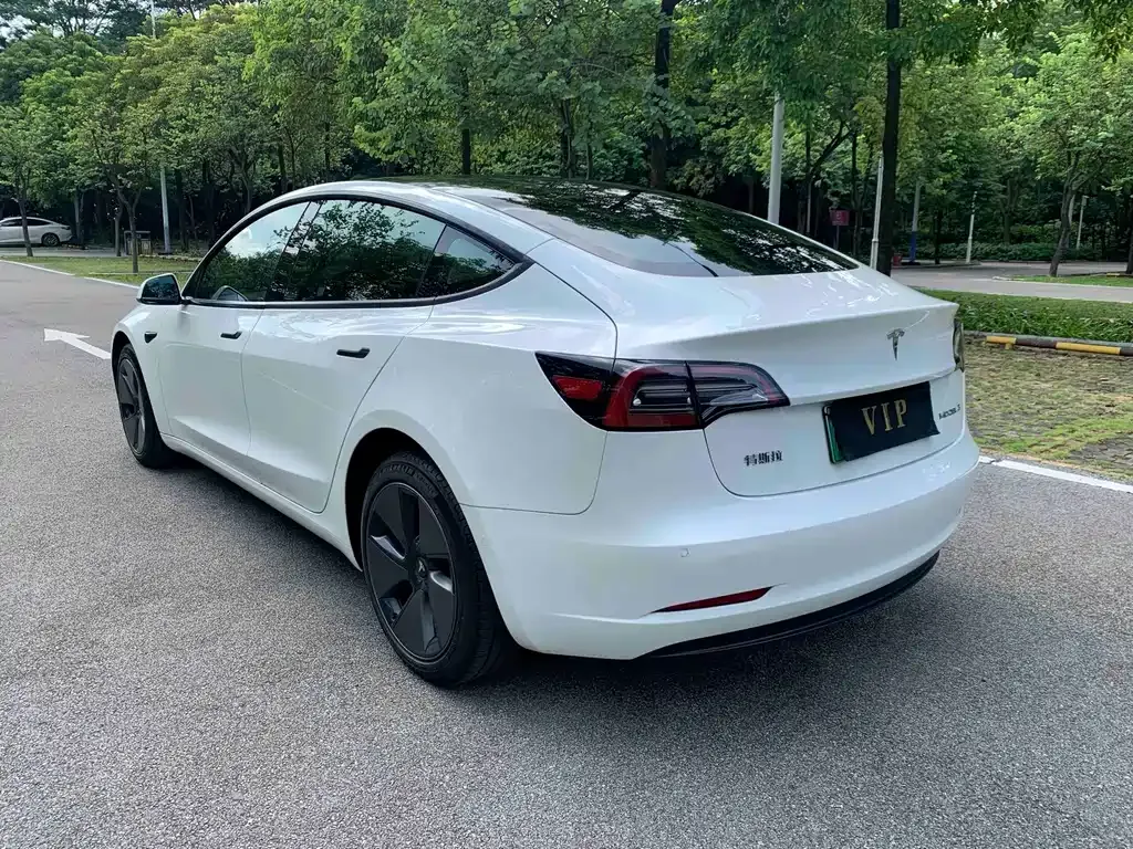 Tesla Model 3 — фото 8