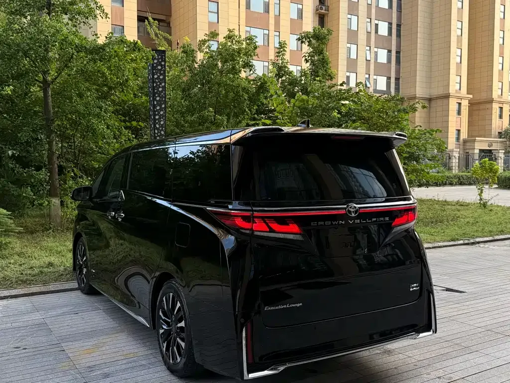 Toyota Vellfire — фото 6