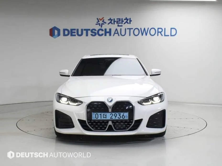 BMW i4 — фото 8